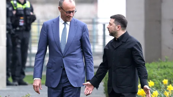 Федеральний канцлер Німеччини Фрідріх Мерц та президент України Володимир Зеленський. Фотоілюстрація. Fot. PAP/EPA/HANNIBAL HANSCHKE