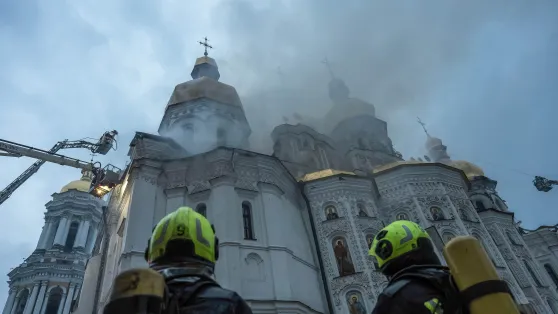 Atak na Ławrę Peczerska w Kijowie. Fot. PAP/Vladyslav Musiienko