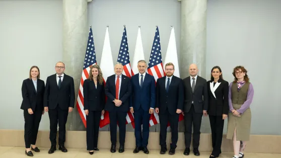 W spotkaniu wzięli udział m.in. minister cyfryzacji Krzysztof Gawkowski, wiceszef resortu Dariusz Standerski oraz ambasador USA w Polsce Tom Rose. Fot. X/MI
