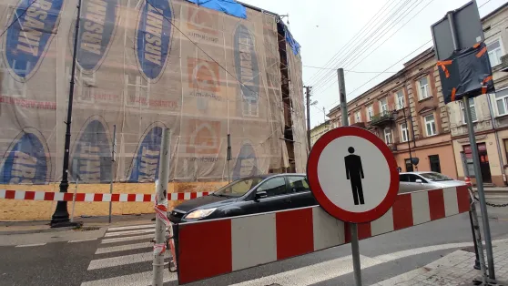 Piotrków Trybunalski: Zabytkowa kamienica w trakcie modernizacji