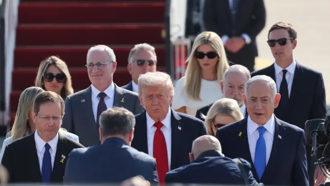 Powitanie Donalda Trumpa i jego administracji w Izraelu. Fot. PAP/EPA/ABIR SULTAN