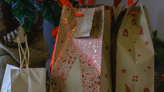 Prezenty pod choinką Fot. PAP/Darek Delmanowicz