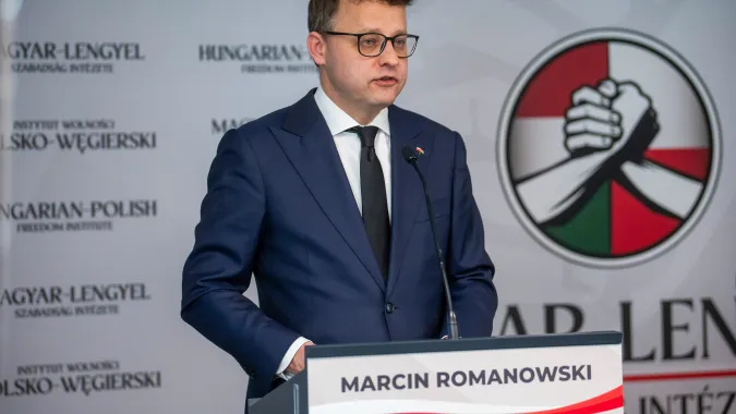 . Poseł PiS, były wiceminister sprawiedliwości Marcin Romanowski, fot. PAP/EPA/MTI/Zoltan Balogh