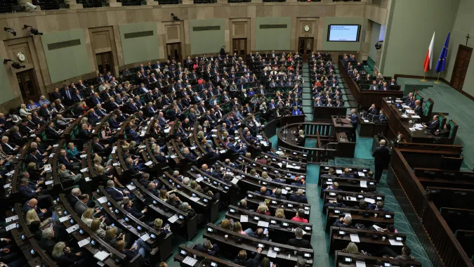 Posłowie na sali obrad Sejmu. Fot. PAP/Paweł Supernak