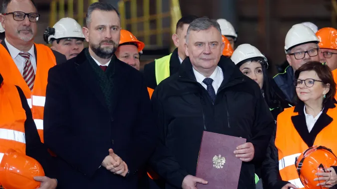 Wicepremier, minister obrony narodowej Władysław Kosiniak-Kamysz i sekretarz stanu w MON Paweł Bejda. Fot. PAP/Waldemar Deska