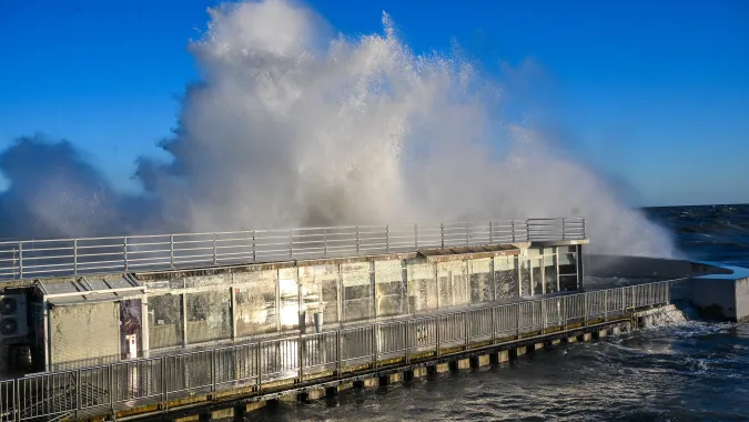 Sztorm na Bałtyku Fot. PAP/Piotr Kowala