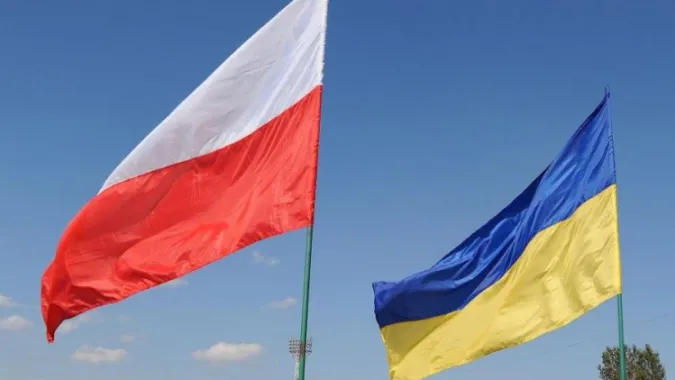 Polska i ukraińska flaga. Fot. PAP/Darek Delmanowicz