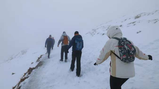 Turyści na szlakach w Tatrach. Fot. PAP/Grzegorz Momot