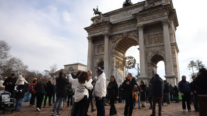 Łuku Pokoju w Mediolanie. Fot. PAP/EPA/NEIL HALL