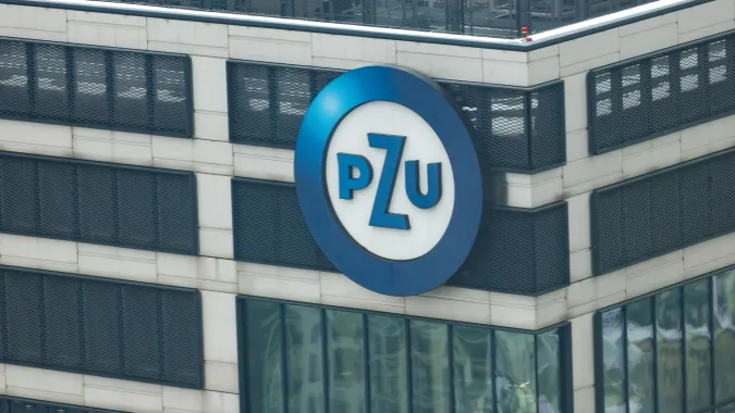 Logo PZU Fot. PAP/Albert Zawada