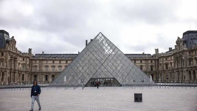 Louvre Museum. Fot. PAP/EPA/YOAN VALAT