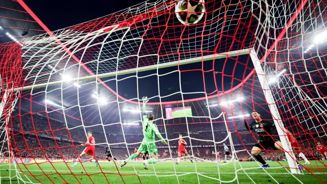 Gol na 0:1 dla PSG, fot. PAP/EPA/RONALD WITTEK