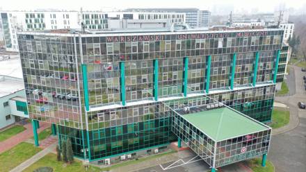 Budynek Warszawskiego Uniwersytetu Medycznego Fot. PAP/Leszek Szymański