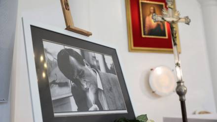 Uroczystości pogrzebowe Krzysztofa Kowalewskiego w Kościele Środowisk Twórczych przy pl. Piłsudskiego w Warszawie. Fot. PAP/Leszek Szymański