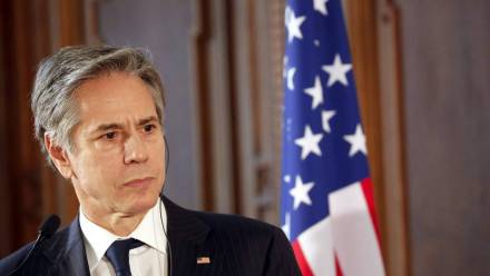 Blinken pojechał w niedzielę do Kijowa wraz z ministrem obrony USA Lloydem Austinem. Fot. PAP/EPA/TOMS KALNINS