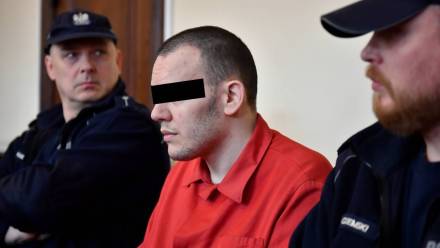 Oskarżony Stefan W. na sali Sądu Okręgowego w Gdańsku. Fot. PAP/Adam Warżawa