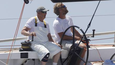 Król Norwegii Harald V na jachcie Fot. BALLESTEROS/PAP/EPA