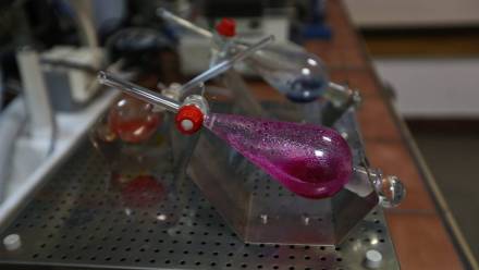 Przestępcy produkowali narkotyki w laboratorium Fot. PAP/Rafał Guz