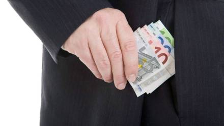 Pieniądze, euro. Fot. PAP/DPA/CHROMORANGE