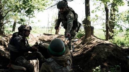 Ukraińcy żołnierze na froncie Fot. AA/ABACA/PAP