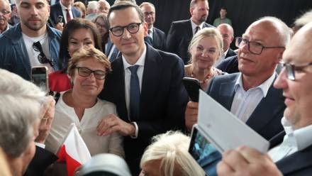 Premier Mateusz Morawiecki podczas spotkania w Ełku Fot. PAP/Przemysław Piątkowski