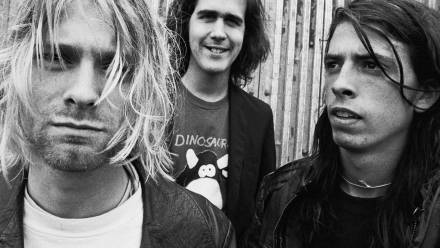 Zespół muzyczny Nirvana. Od lewej: Kurt Cobain, Krist Novoselic, Dave Grohl. Fot. PAP/Retna Pictures