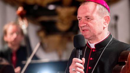 Abp Tadeusz Wojda. Fot. PAP/	Marcin Gadomski