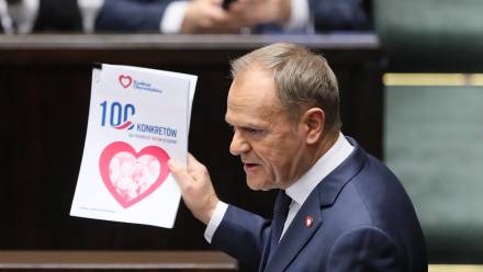 Donald Tusk wygłaszający expose w Sejmie, Fot. PAP/Paweł Supernak