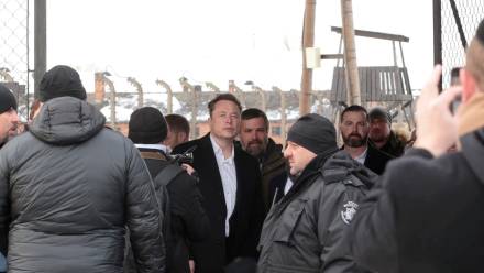 Elon Musk z wizytą w Muzeum Auschwitz-Birkenau. Fot. PAP/Zbigniew Meissner