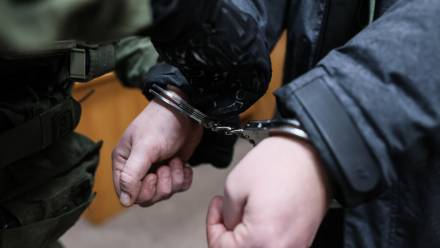 Zatrzymanie mężczyzny. Fot. PAP/Leszek Szymański (zdjęcie ilustracyjne)