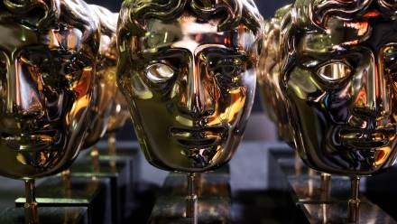 Statuetki na gali BAFTA, fot. PAP/EPA/ANDY RAIN