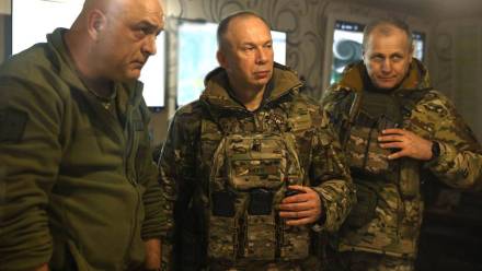 Gen. Ołeksandr Syrski (środek)/ Fot. O. Syrski/Telegram