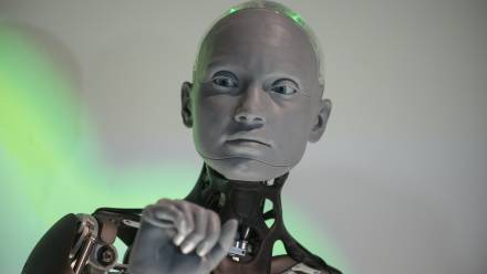 Robot humanoidalny Ameca, prezentacja w Centrum Nauki Kopernik w Warszawie, fot. PAP/Marcin Obara