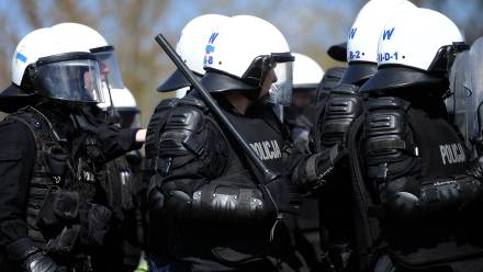 Do działań na granicy polsko-białoruskiej delegowano ponad 250 policjantów. Fot. PAP/Marcin Bielecki (zdjęcie ilustracyjne)