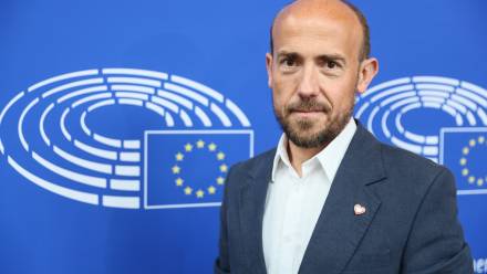 Strasburg, Francja, 16.07.2024. Europoseł KO Borys Budka w Parlamencie Europejskim w Strasburgu, gdzie 16 bm. odbyła się pierwsza, po czerwcowych wyborach, sesja plenarna. (aldg) PAP/Leszek Szymański