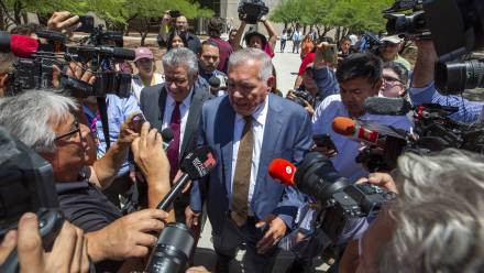 Frank Perez iRaymundo Velarde, prawnicy Ismaela "El Mayo" Zambady. Fot. PAP/EPA/ANDRES LEIGHTON 