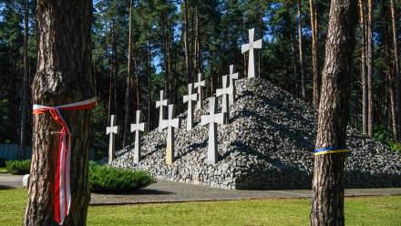 Polski Cmentarz Wojenny w Kijowie-Bykowni. Fot. PAP/	Vladyslav Musiienko