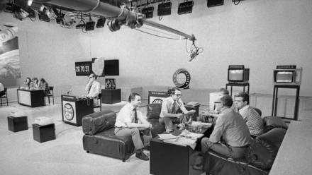 Wnętrze telewizyjnego "Studia Sojuz-Apollo". Fot. PAP/Mirosław Stankiewicz