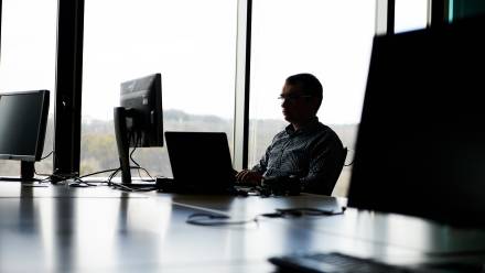 Pracownik biurowy Fot. PAP/Adam Warżawa