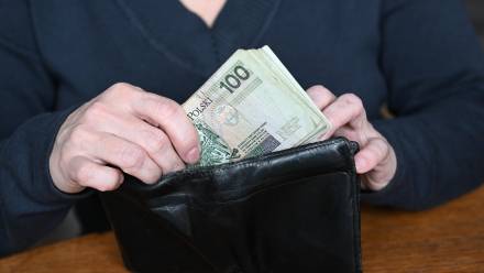 Banknoty. Fot. PAP/	Marcin Bielecki