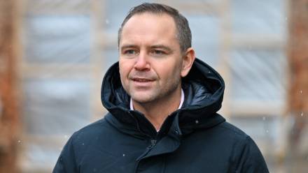  Kandydat Komitetu Obywatelskiego w przyszłorocznych wyborach na prezydenta RP, popierany przez Prawo i Sprawiedliwość, prezes Instytutu Pamięci Narodowej Karol Nawrocki. Fot. PAP/Maciej Kulczyński