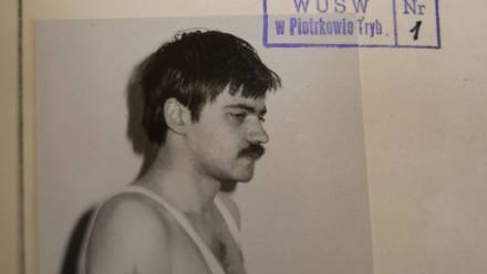 Akta sprawy karnej przeciwko Mariuszowi Trynkiewiczowi w Sądzie Okręgowym w Piotrkowie Trybunalskim. Fot. PAP/Grzegorz Michałowski