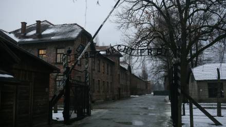 Brama KL Auschwitz, fot. PAP/Jarek Praszkiewicz