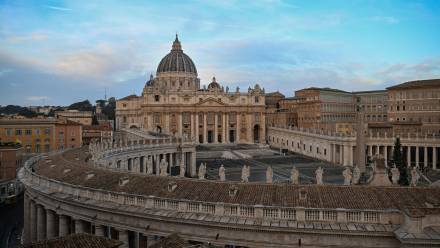 Bazylika św. Piotra w Watykanie Fot. PAP/Darek Delmanowicz