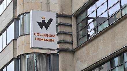 Budynek przy ul. Oławskiej 11 we Wrocławiu, w którym działała uczelnia Collegium Humanum Fot. PAP/Maciej Kulczyński