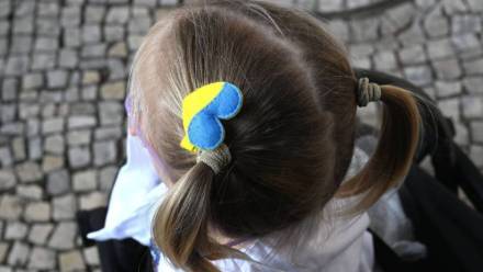 Ukraińskie dziecko (zdjęcie ilustracyjne). Fot. EPA/FERNANDO VELUDO