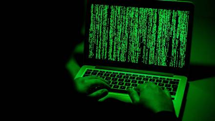 Cyberatak (zdjęcie ilustracyjne). Fot. EPA/SASCHA STEINBACH