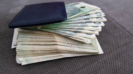 Banknoty. Fot. PAP/	Marcin Bielecki