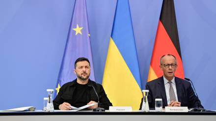 Wołodymyr Zełenski i Friedrich Merz Fot. PAP/EPA/JOHN MACDOUGALL/POOL