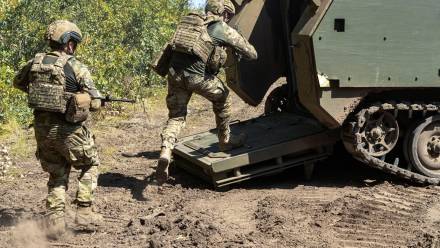 Żołnierze (zdjęcie ilustracyjne). Fot. PAP/Mykola Kalyeniak